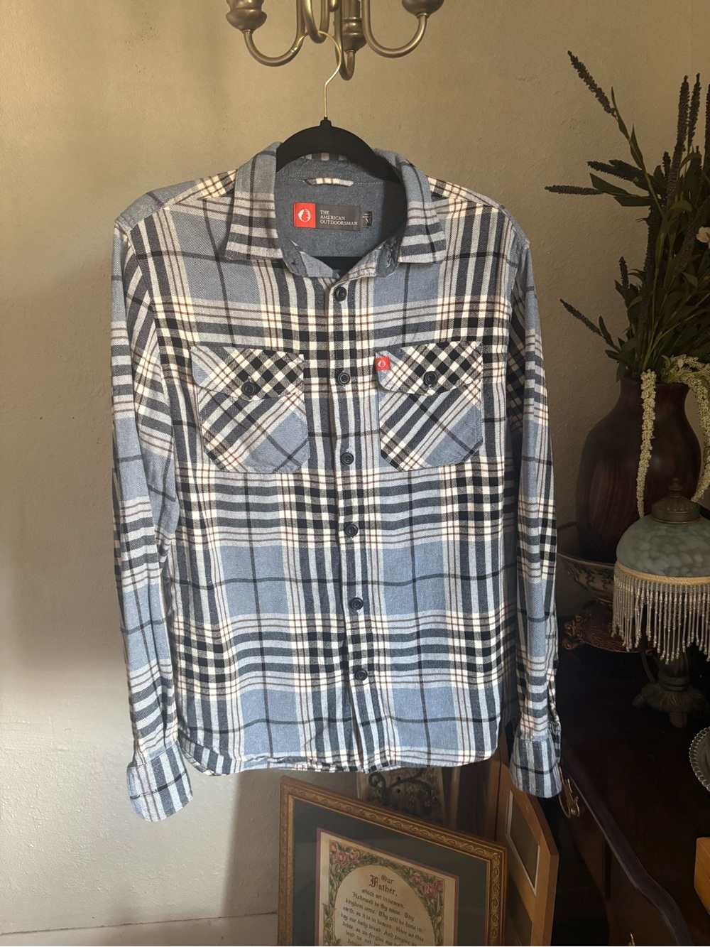 The American outdoorsman Quiksilver Men’s Blue Plaid Flannel Shirt